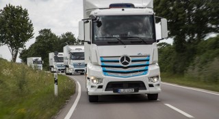 Mercedes eActros - Xe tải chạy điện đầu tiên của Mercedes